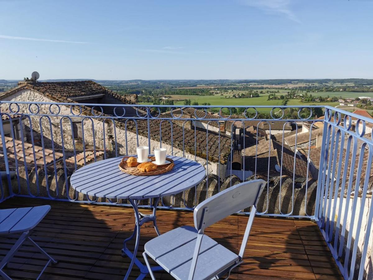 Maison De Charme Spacieuse, Terrasse Et Vue Sur La Place Monflanquin Exteriör bild