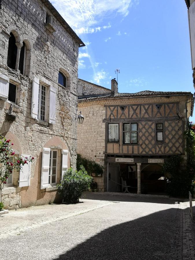 Maison De Charme Spacieuse, Terrasse Et Vue Sur La Place Monflanquin Exteriör bild