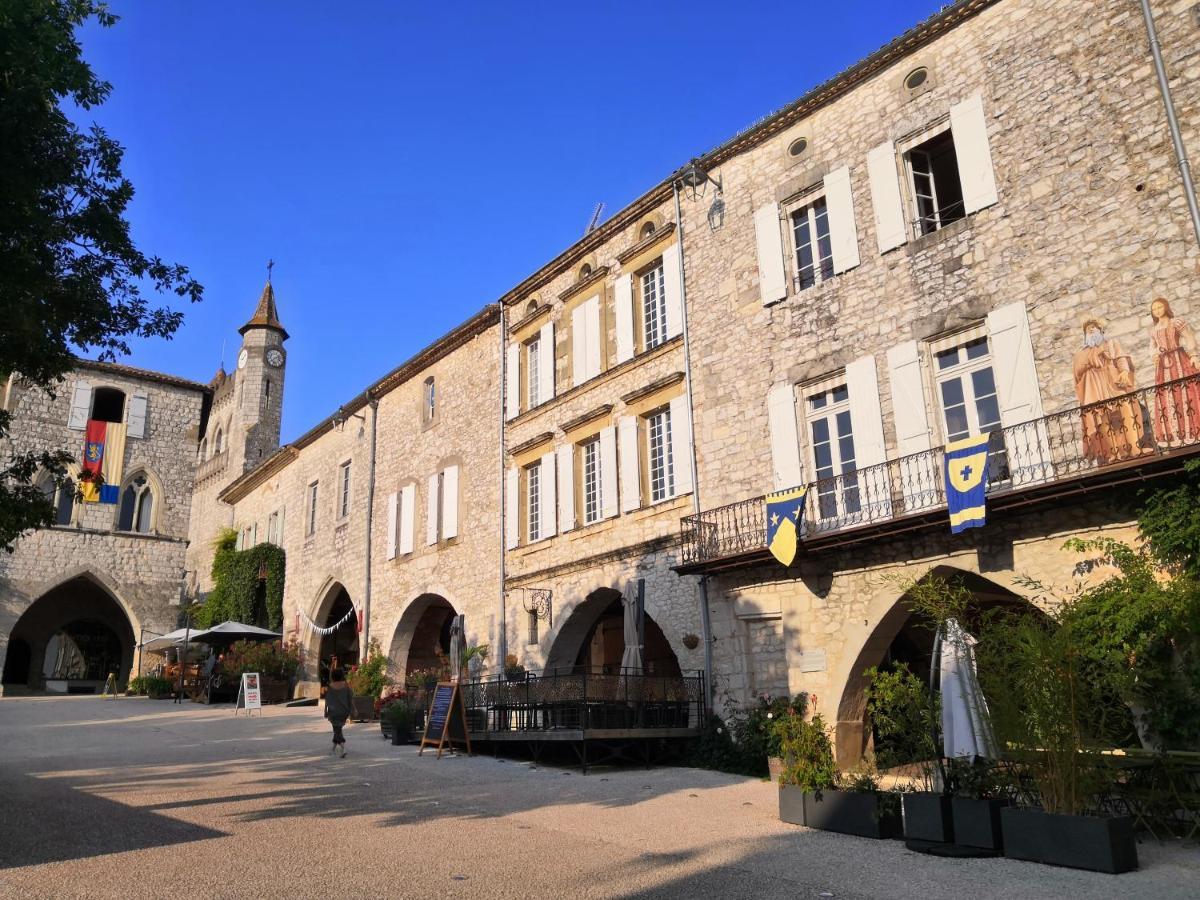 Maison De Charme Spacieuse, Terrasse Et Vue Sur La Place Monflanquin Exteriör bild