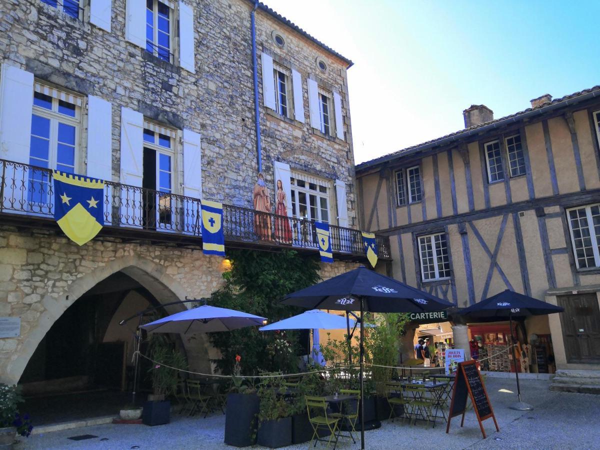 Maison De Charme Spacieuse, Terrasse Et Vue Sur La Place Monflanquin Exteriör bild