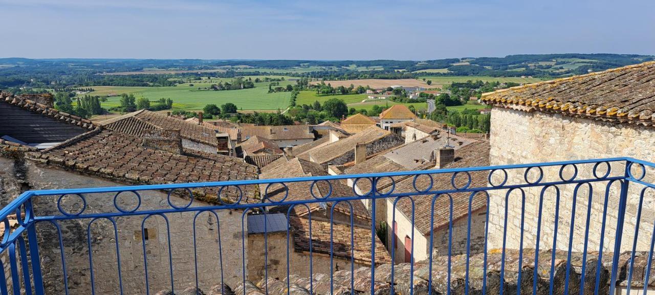 Maison De Charme Spacieuse, Terrasse Et Vue Sur La Place Monflanquin Exteriör bild